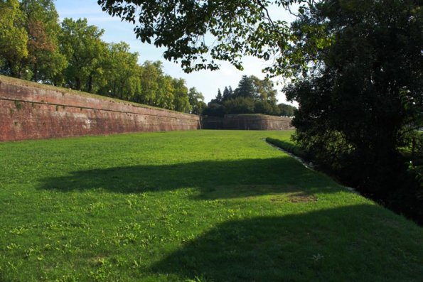 walls-and-moat